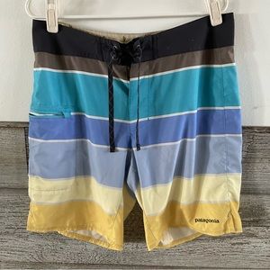 Patagonia wavefarer board short size 32 (D1)
32” waist and 9” inseam